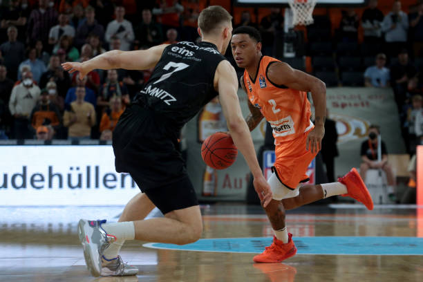 配合不仅展 配合不仅展