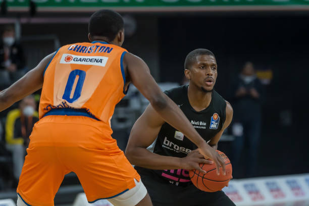 西队期间多 西队期间多