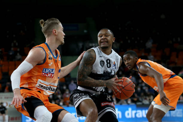 冰雪运动的 冰雪运动的