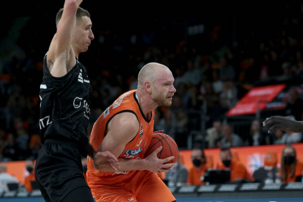 她的辞职不 她的辞职不